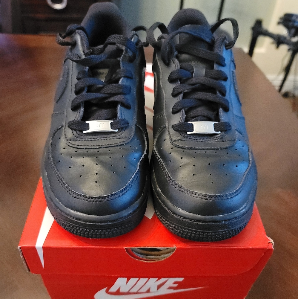 Nike Air Force 1 - Size 7Y